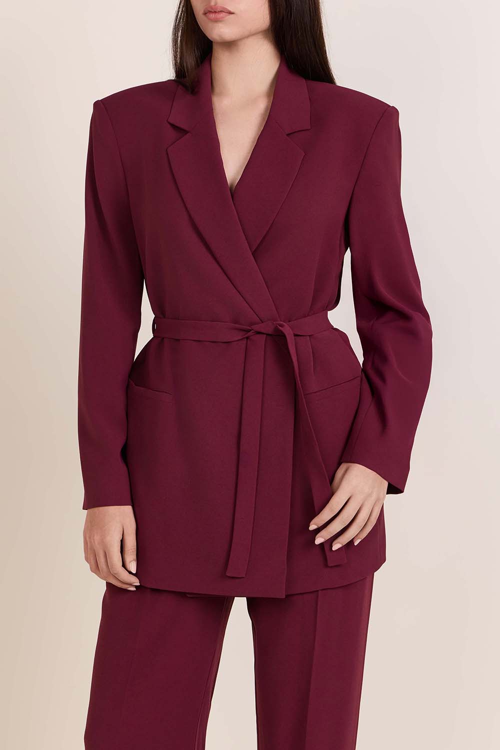 תמונת דוגמן קידמית של ז'קט מחוייט