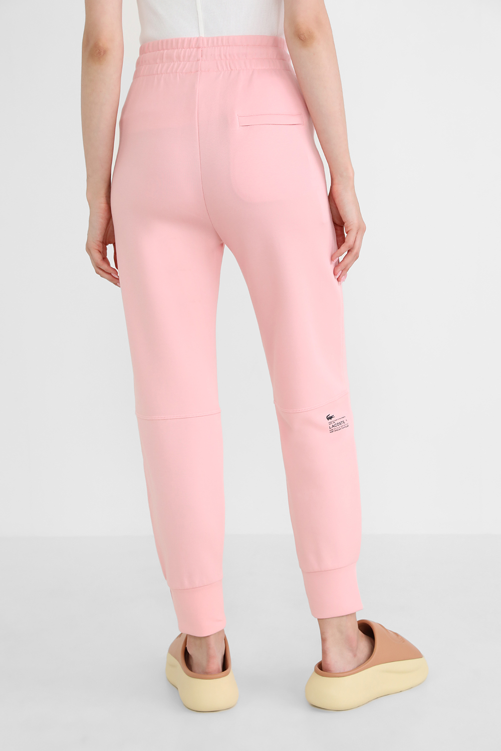 תמונת דוגמן אחורית של מכנסי ג`וג