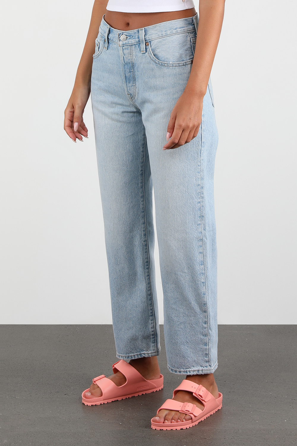 תמונת דוגמן קידמית של מכנסי ג'ינס 501 שנות ה-90 בגזרה ישרה