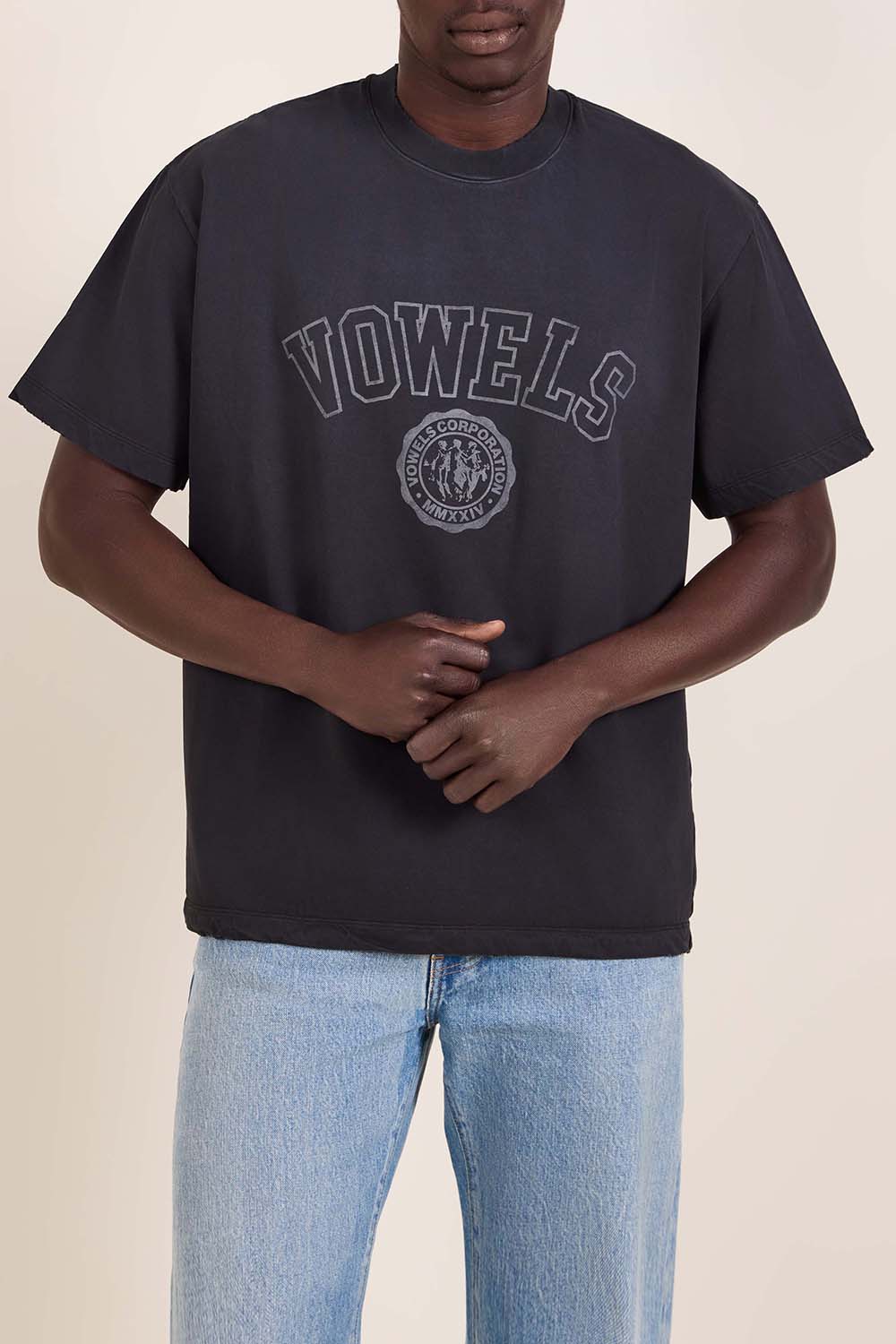 תמונת דוגמן קידמית של חולצת טי