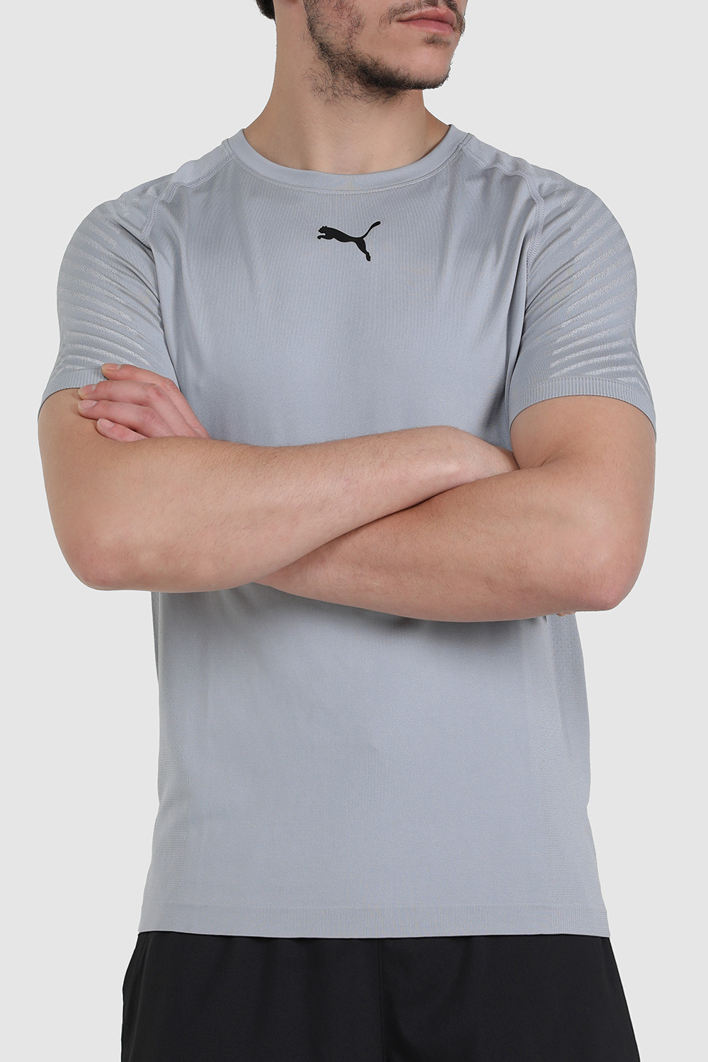 תמונת דוגמן קידמית של חולצת טי לאימונים