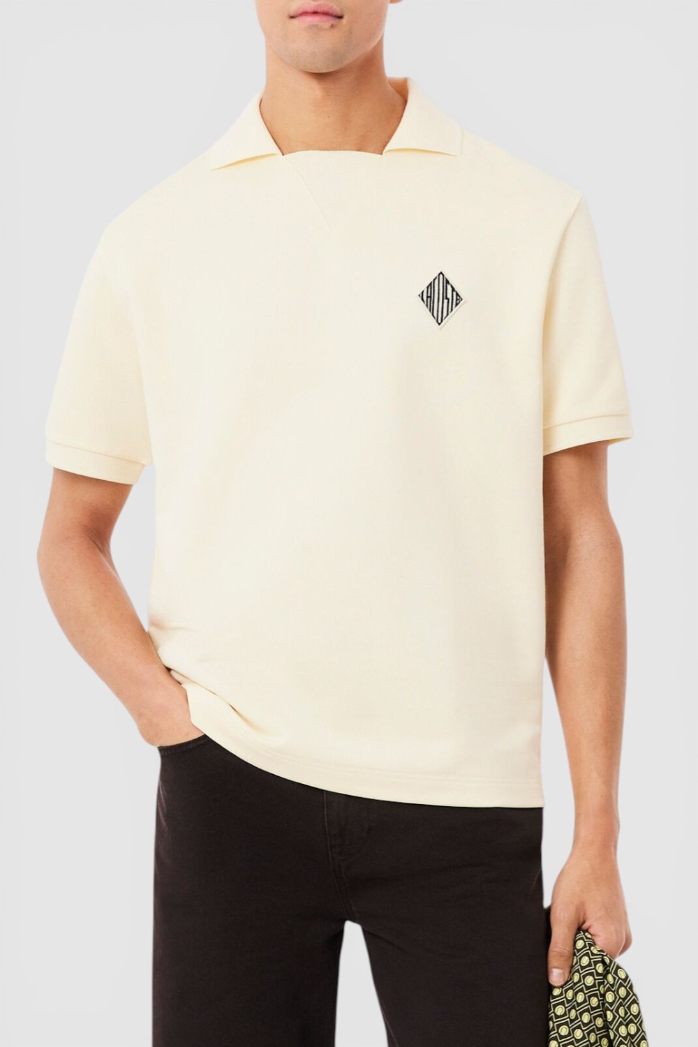 תמונת דוגמן קידמית של חולצת פולו פליז