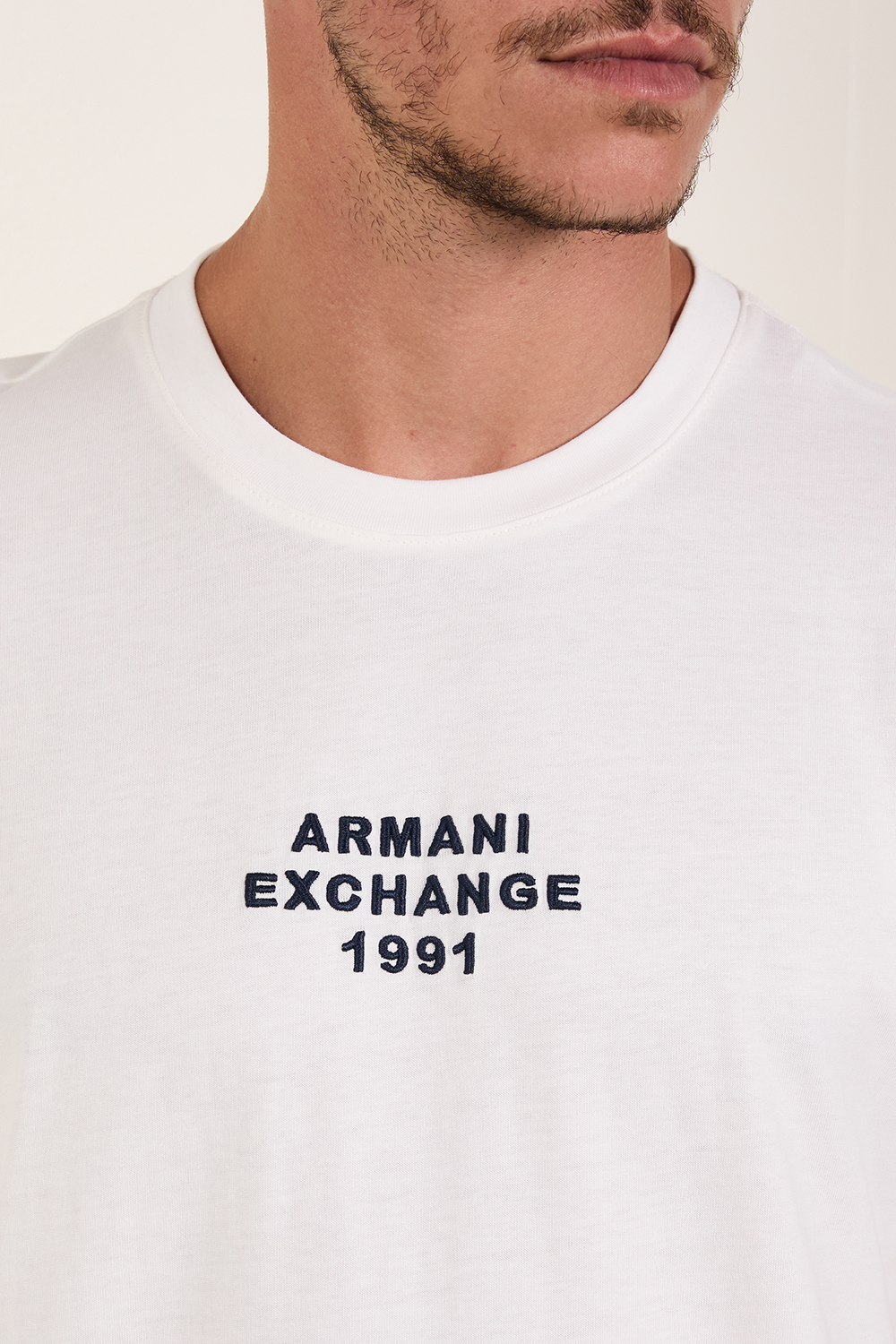 תמונת תקריב דוגמן של חולצת טי