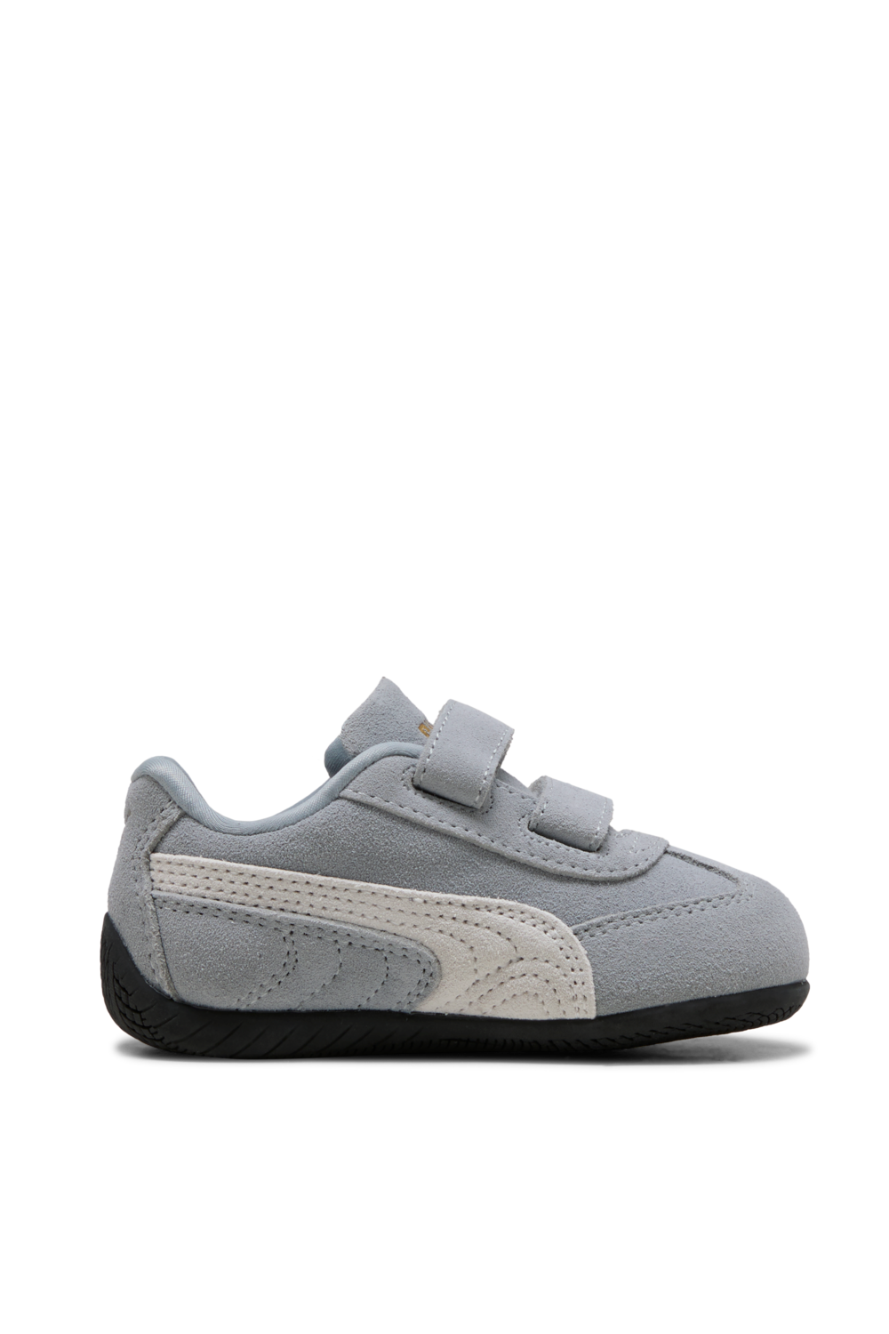 תמונה קידמית של נעלי סניקרס