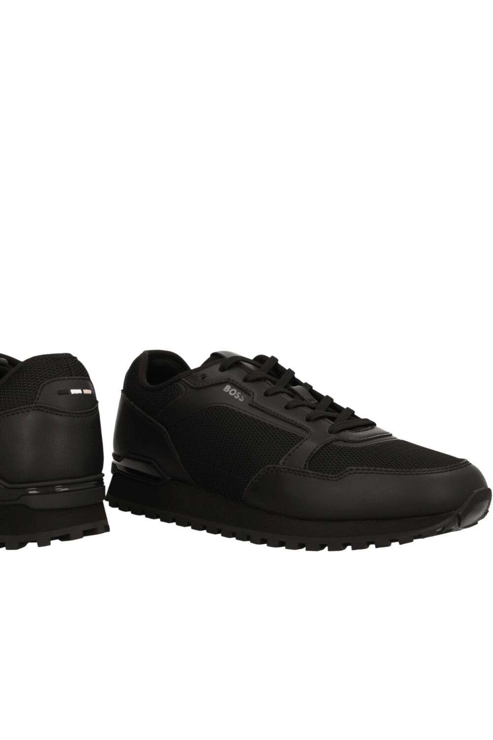 תמונת תקריב של נעלי סניקרס