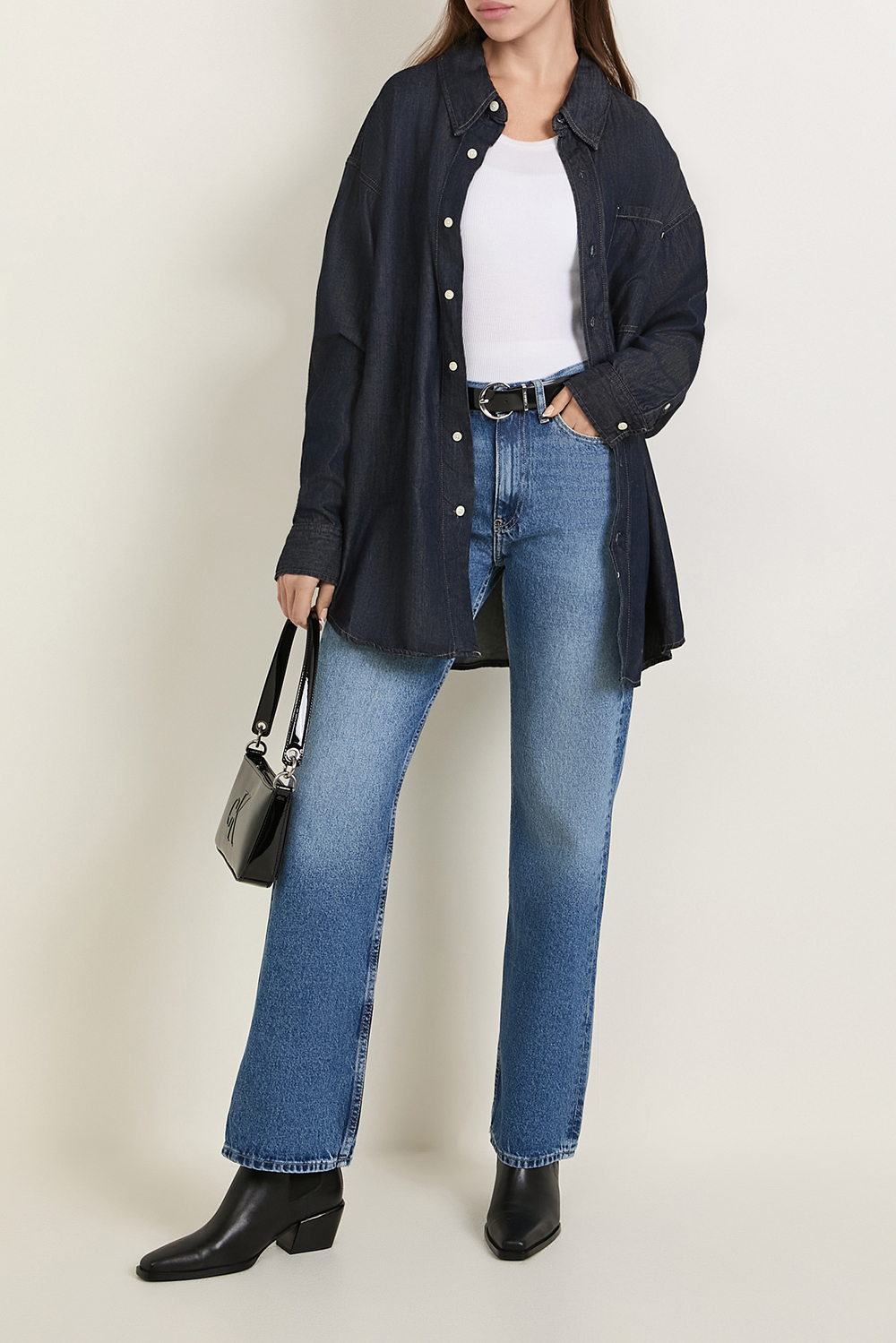 תמונת דוגמן קידמית של תיק כתף לכה