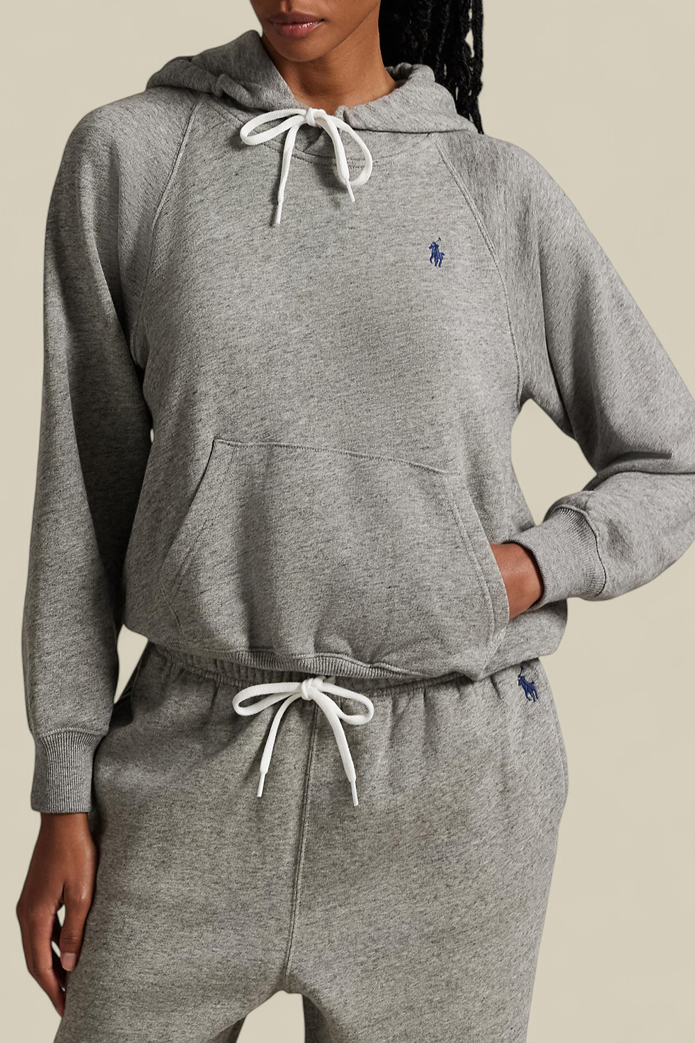 תמונת דוגמן קידמית של סווטשירט קפוצ'ון