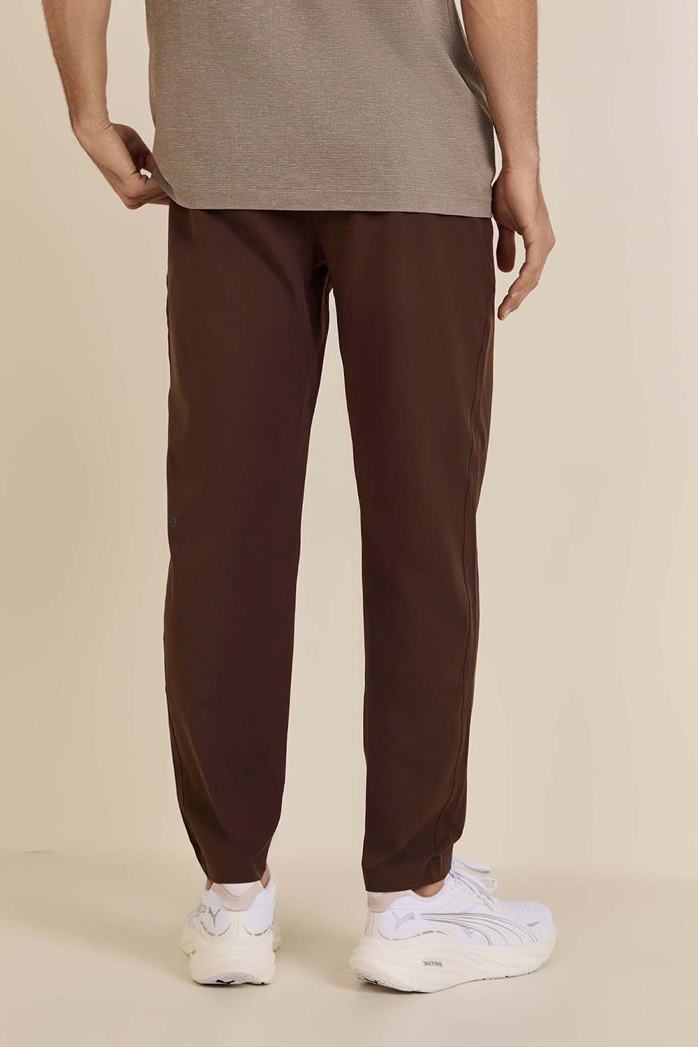 תמונת דוגמן אחורית של Zeroed In Slim-Fit Pant Regular