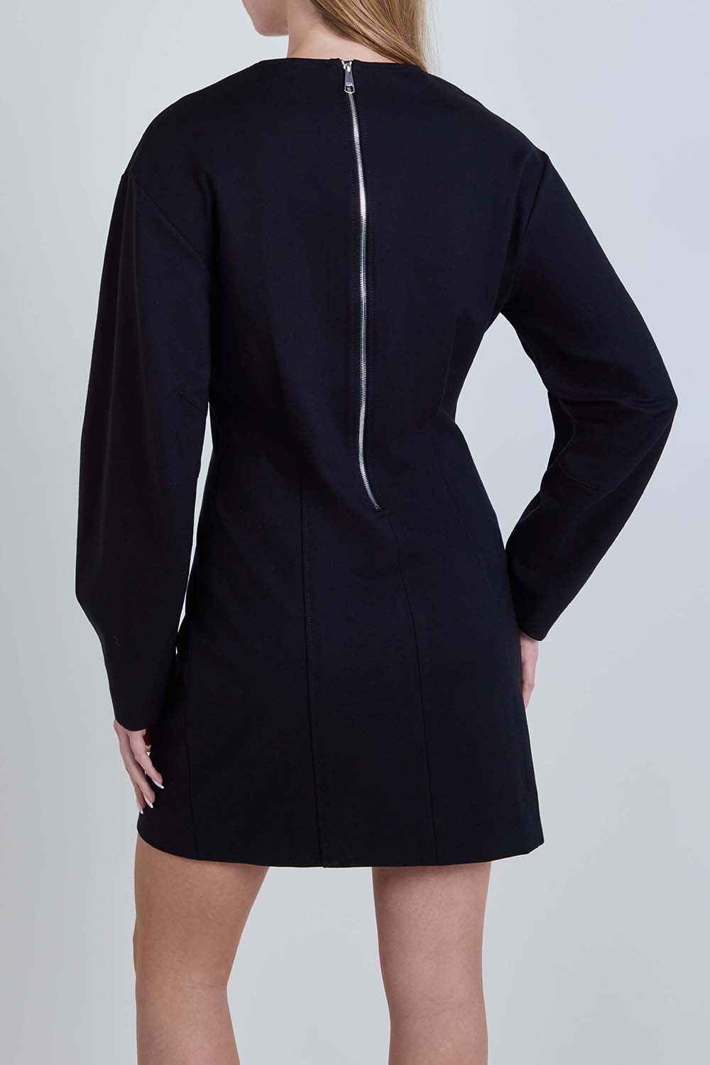 תמונת דוגמן אחורית של שמלת מיני