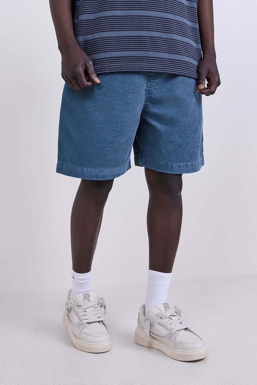 תמונת דוגמן קידמית של מכנסי ברמודה