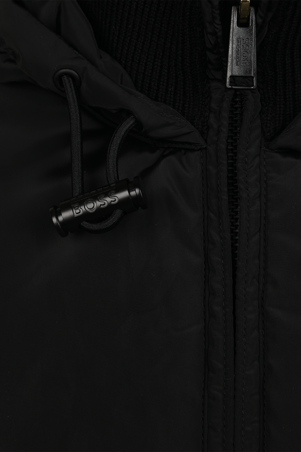 תמונה אחורית של הוגו בוס X פורשה ז'קט קרדיגן עם קפוצ'ון