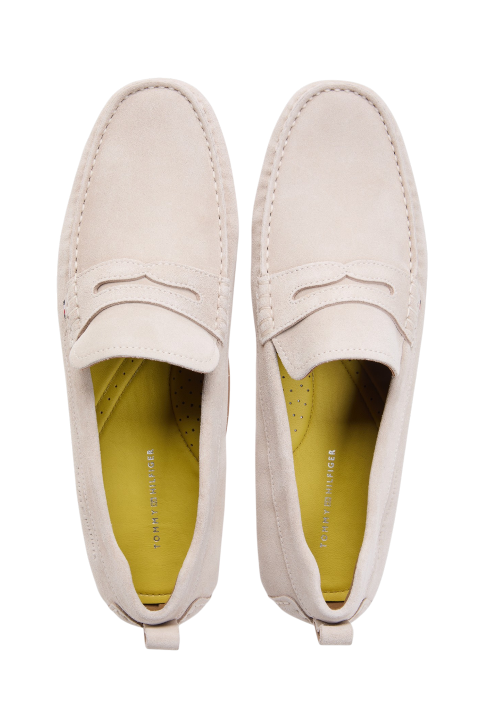 תמונת תקריב של נעלי מוקסין