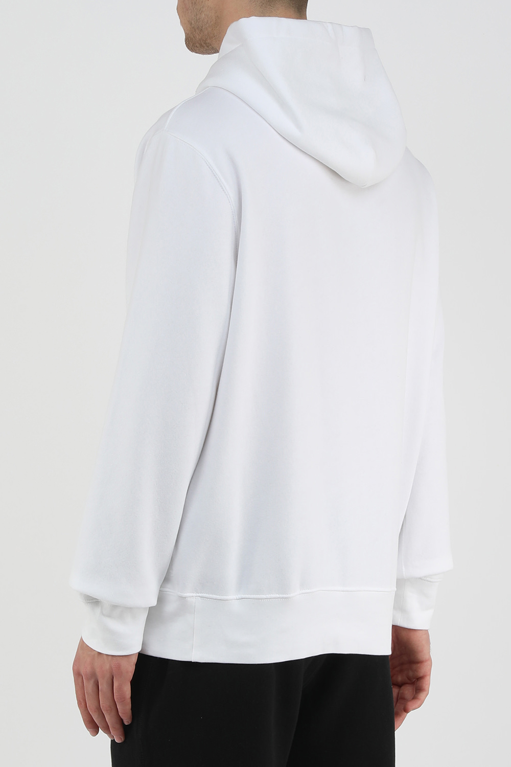 תמונת דוגמן אחורית של קפוצ'ון דובי בגוון לבן