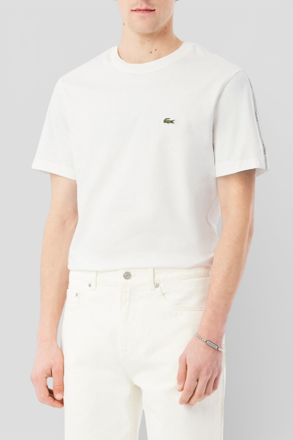 תמונת דוגמן קידמית של חולצת טי