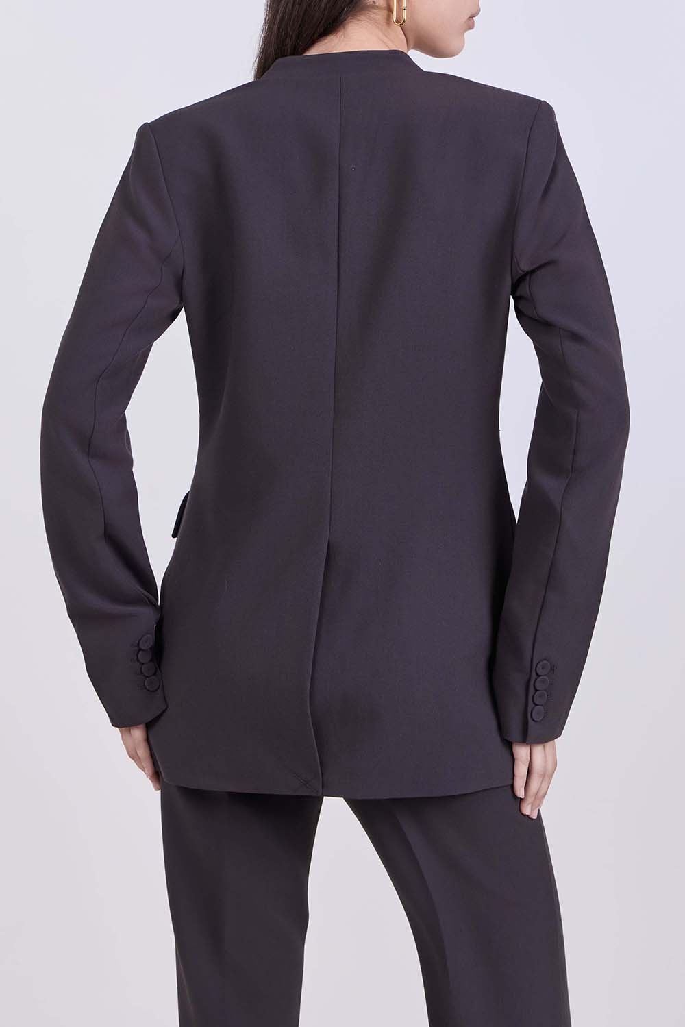 תמונת דוגמן אחורית של ז'קט מחויט