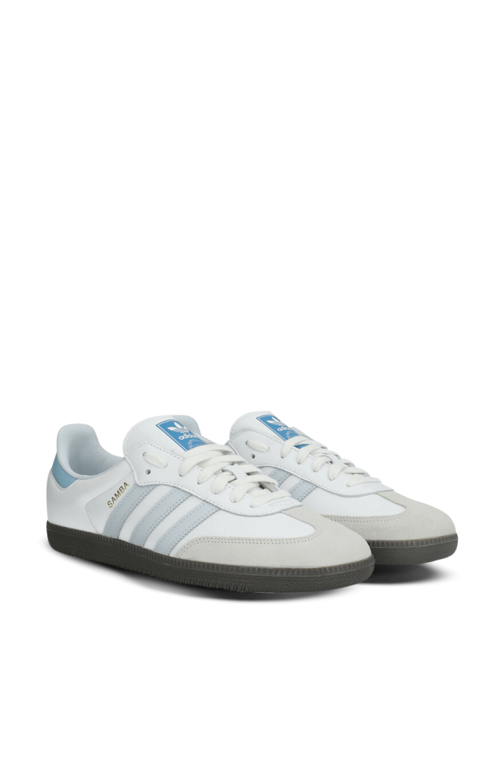 תמונה קידמית של נעלי סניקרס סמבה