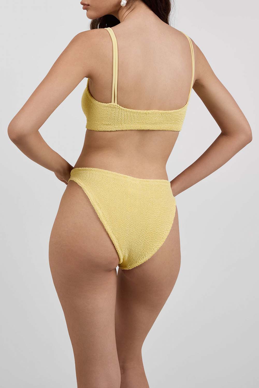 תמונת דוגמן אחורית של סט ביקיני קאסי