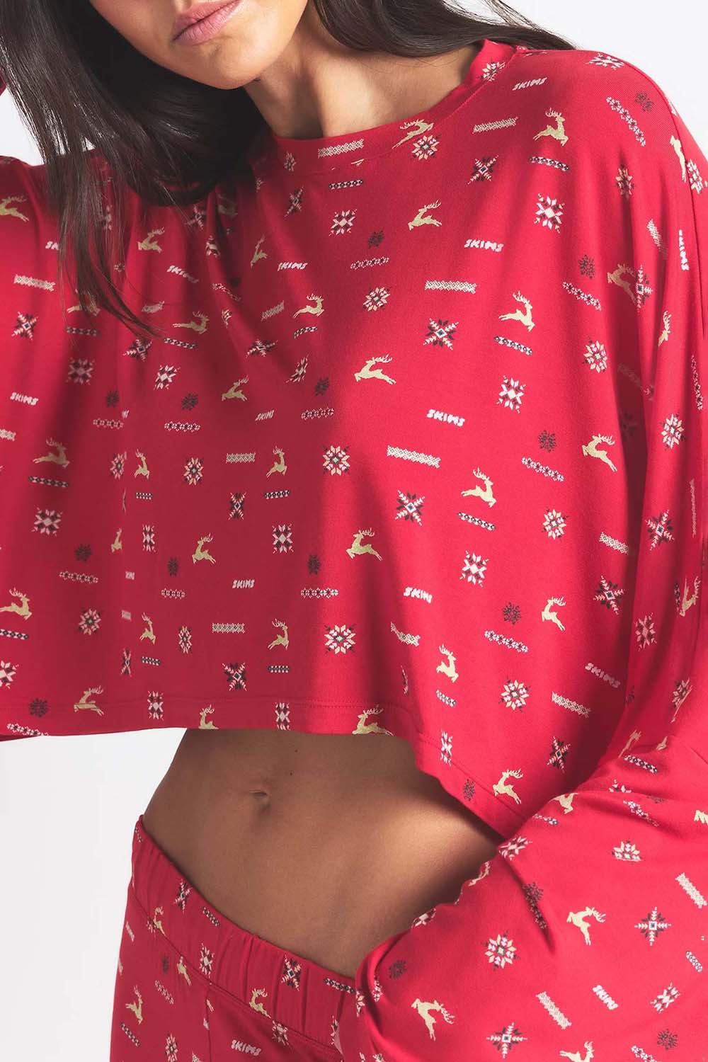 תמונת תקריב דוגמן של CROPPED HENLEY AND PANT SLEEP SET