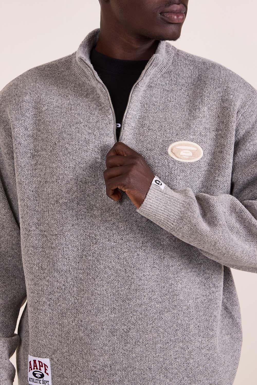 תמונת תקריב דוגמן של סריג חצי רוכסן