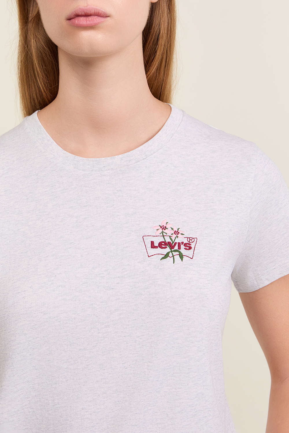 תמונת תקריב דוגמן של חולצת טי