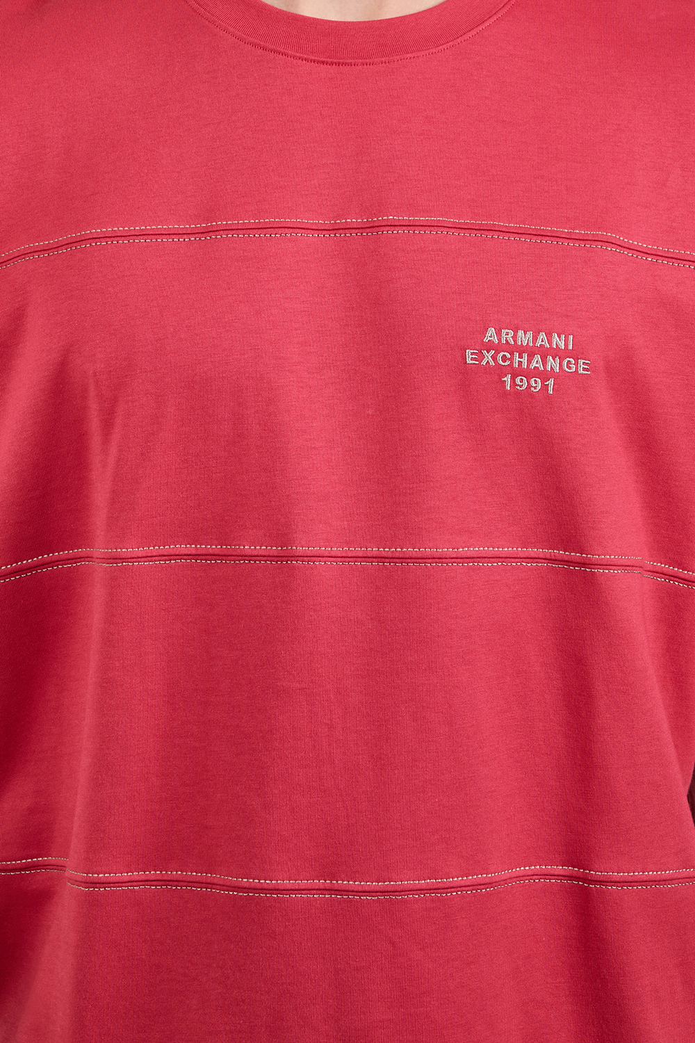 תמונת תקריב דוגמן של חולצת טי