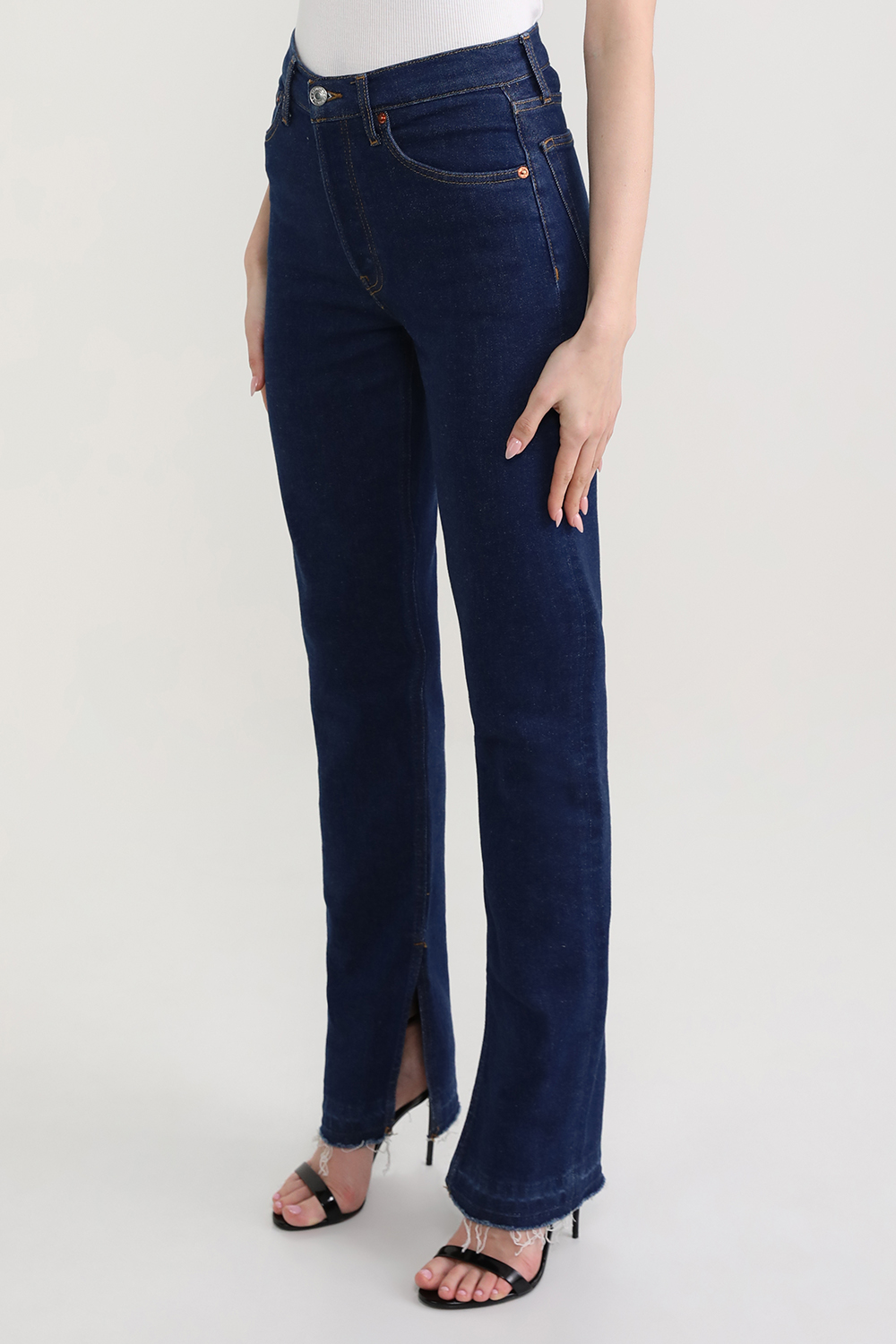 מכנסי ג'ינס סקיני שנות ה-70 בגזרה מתרחבת RE/DONE
