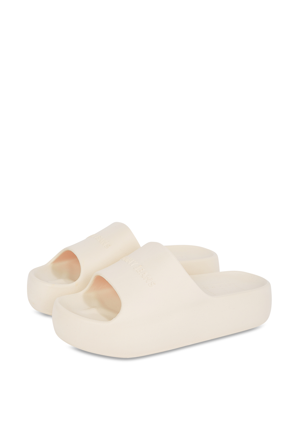 תמונת תקריב של כפכפי סליידס פלטפורמה