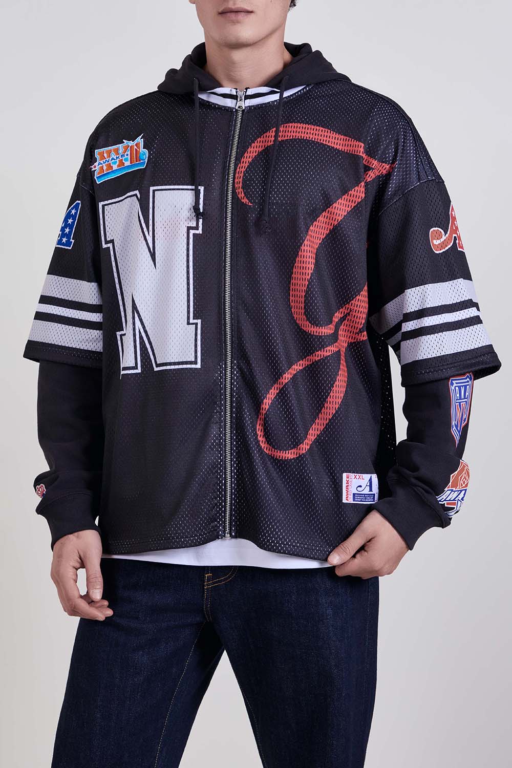 תמונת דוגמן קידמית של קפוצ'ון בגזרה משוחררת