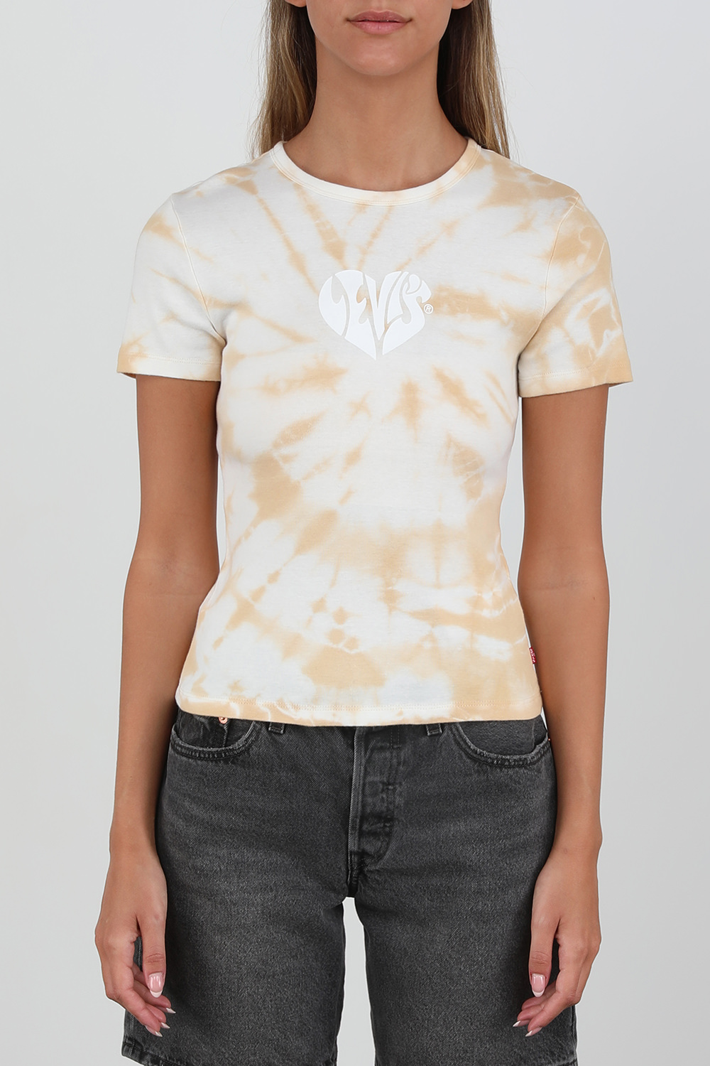 תמונת דוגמן קידמית של חולצת טאי דאי עם לוגו גרפי