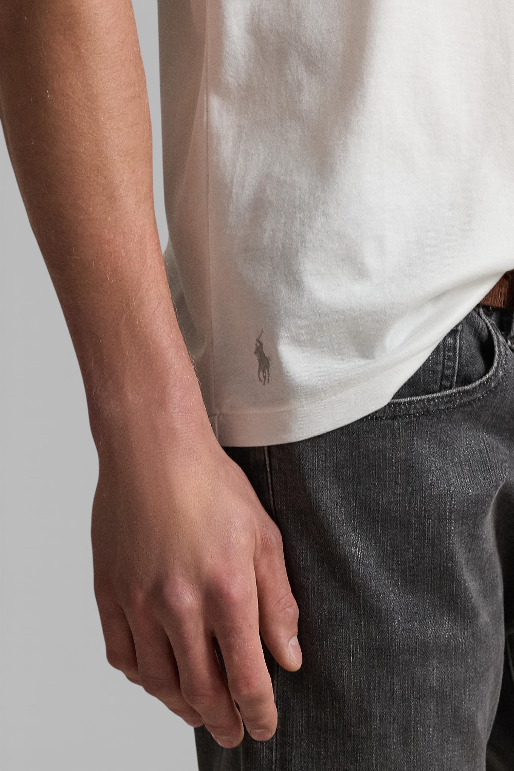 תמונת תקריב דוגמן של חולצת טי