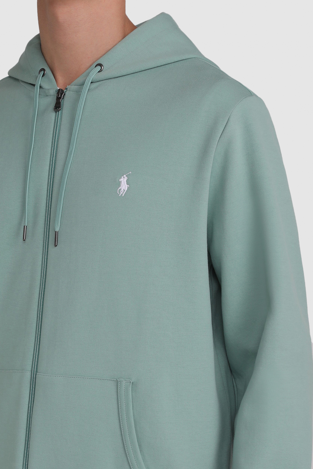 תמונת תקריב דוגמן של סווטשירט קפוצ`ון