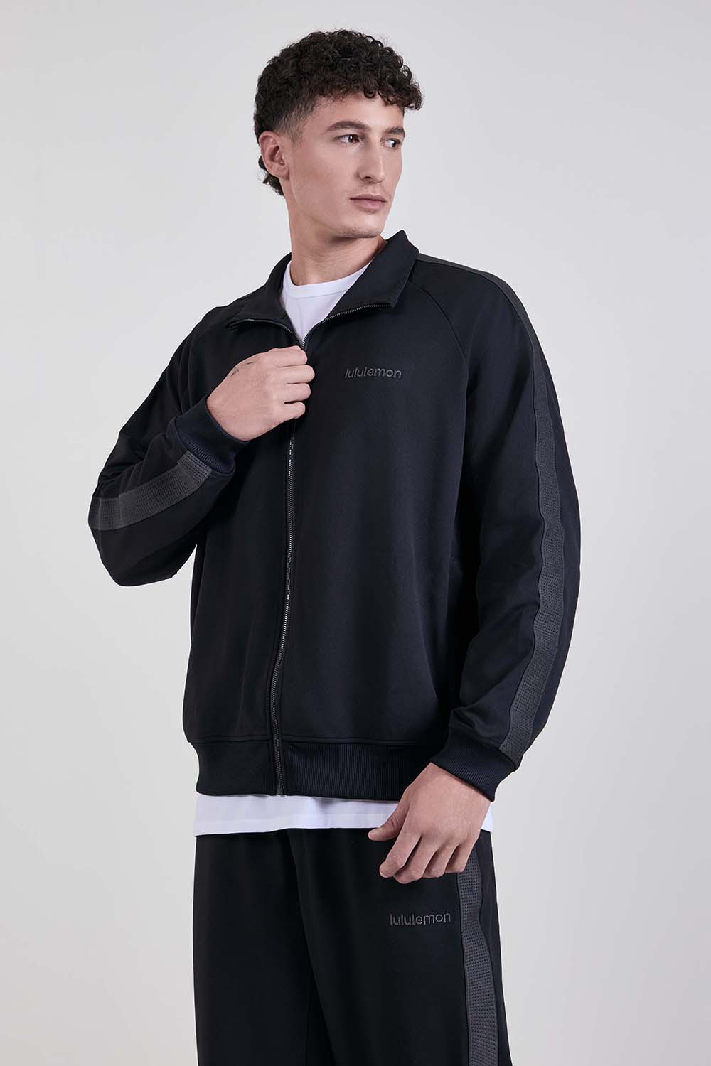 תמונת דוגמן קידמית של Pique Relaxed-Fit Track Jacket