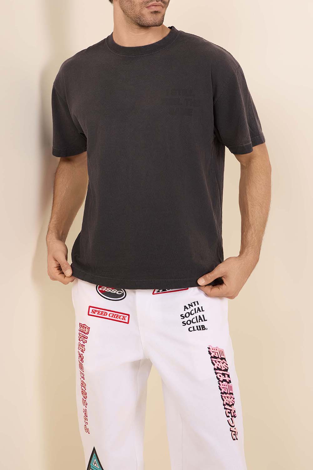 תמונת דוגמן קידמית של חולצת טי