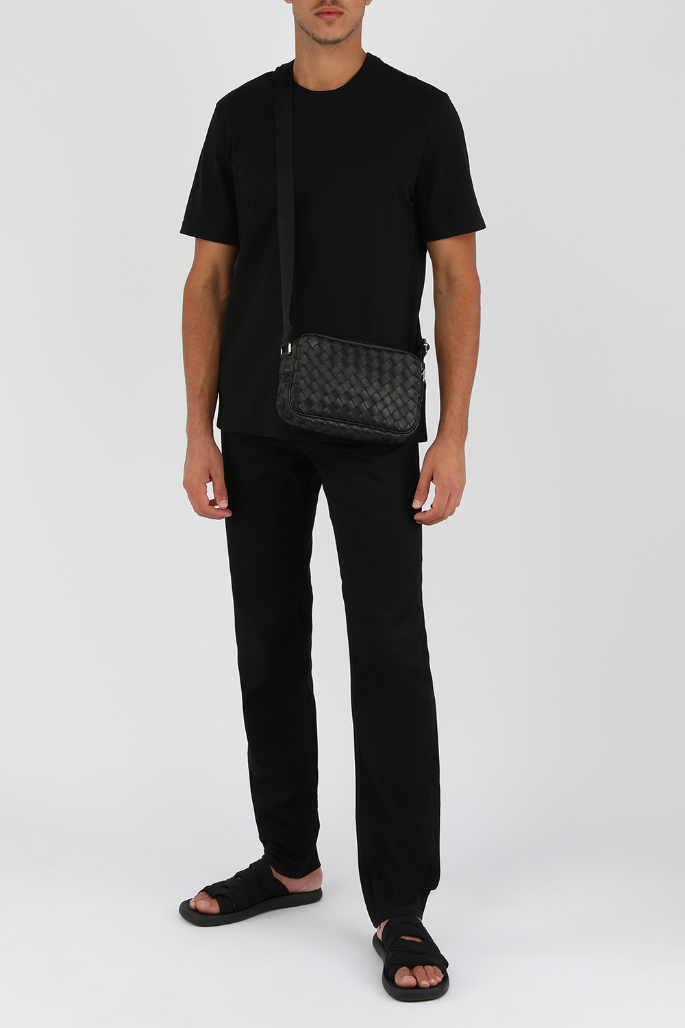 תמונת דוגמן קידמית של סנדלים אלסטיים באריגת אינטרצ'יאטו