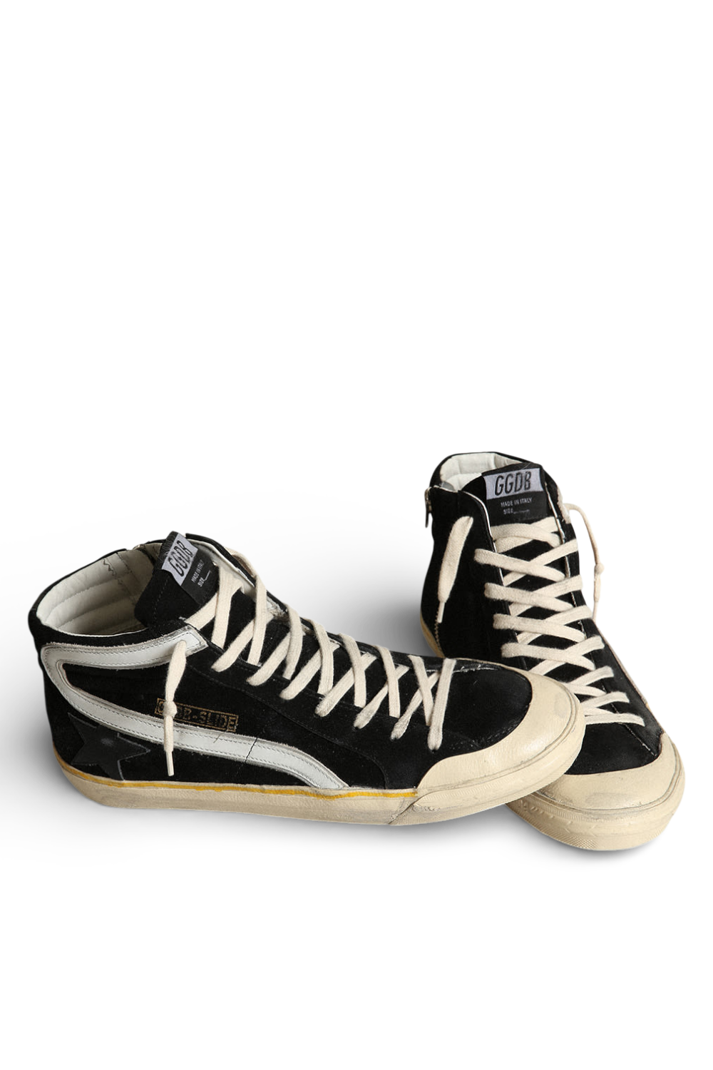 תמונה אחורית של סניקרס