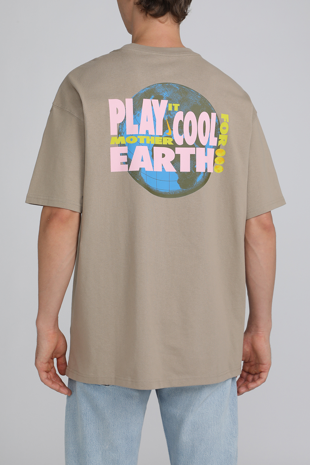 תמונת דוגמן אחורית של חולצת טי