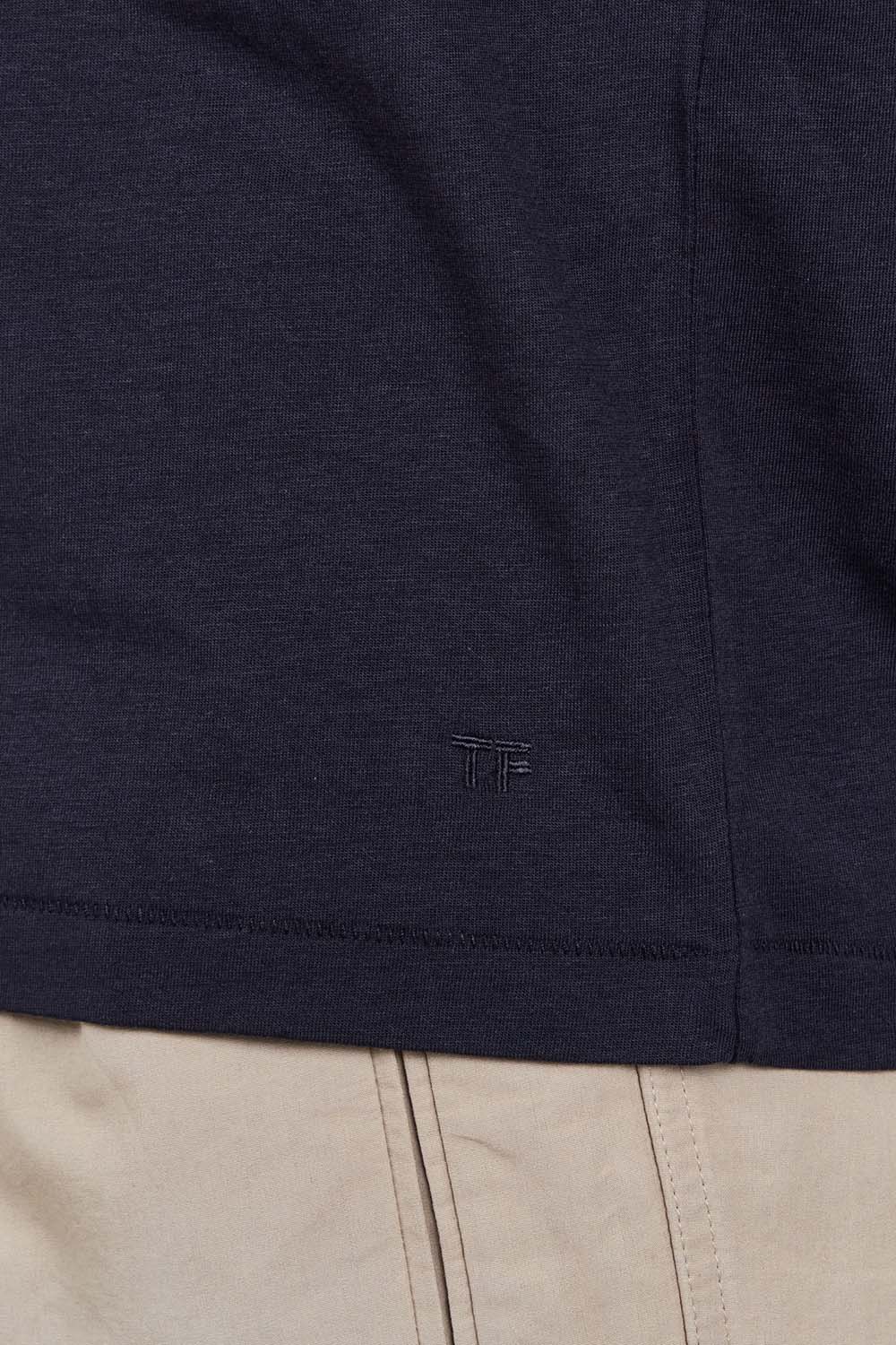 תמונת תקריב דוגמן של חולצת טי