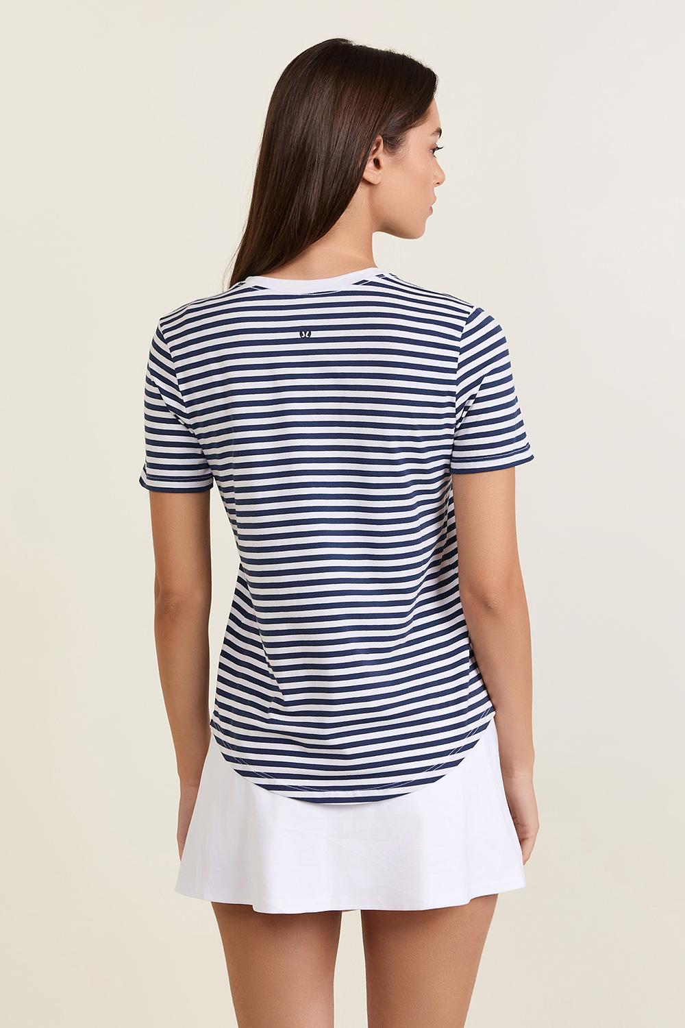 תמונת דוגמן אחורית של Love Curved-Hem Crewneck T-Shirt