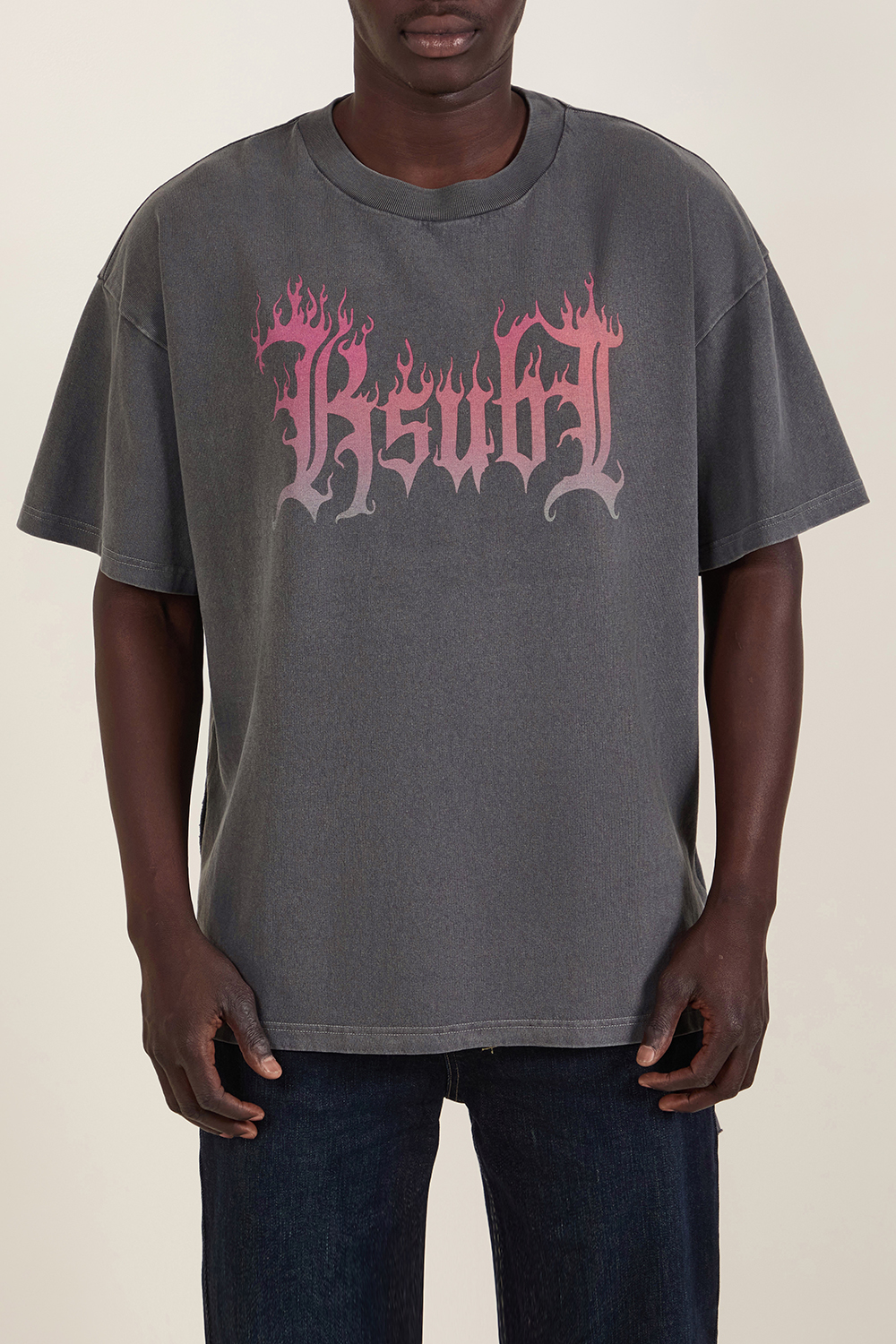 תמונת דוגמן קידמית של חולצת טי