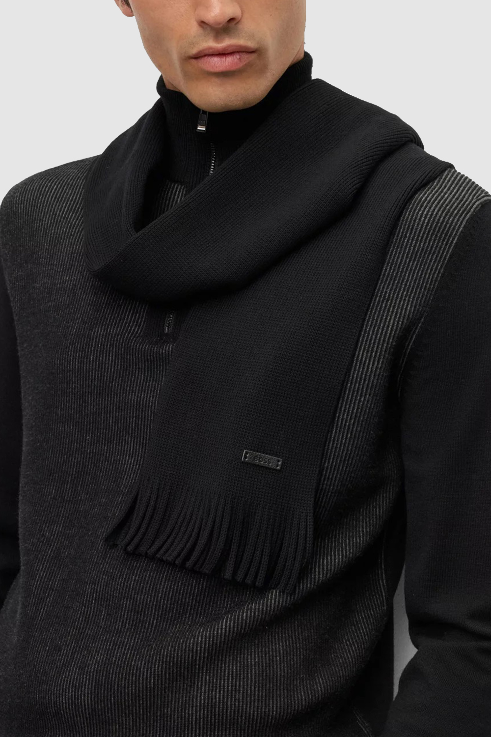 תמונת דוגמן אחורית של צעיף מצמר בתולי