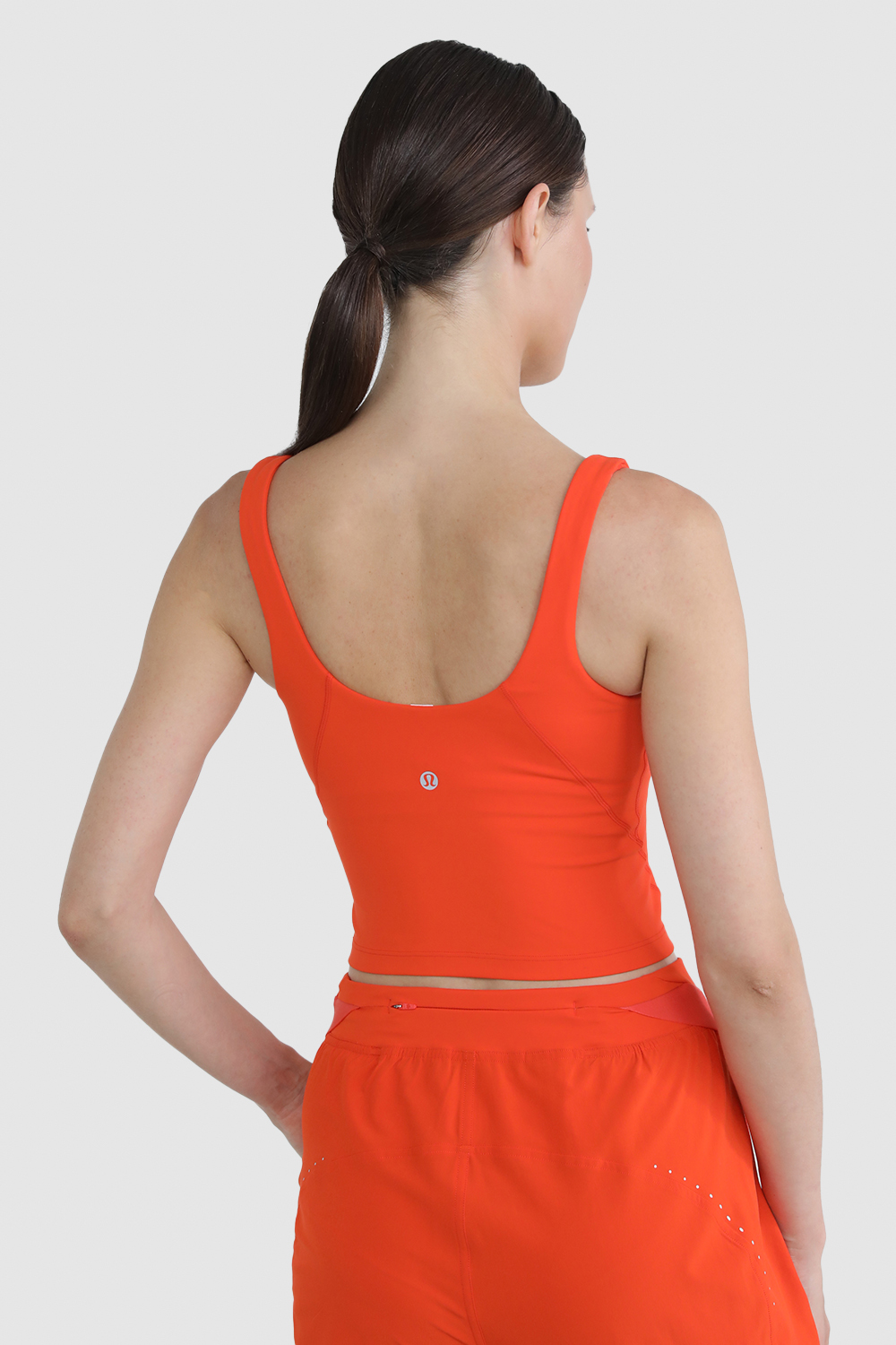 תמונת דוגמן אחורית של Align&trade; Tank Top