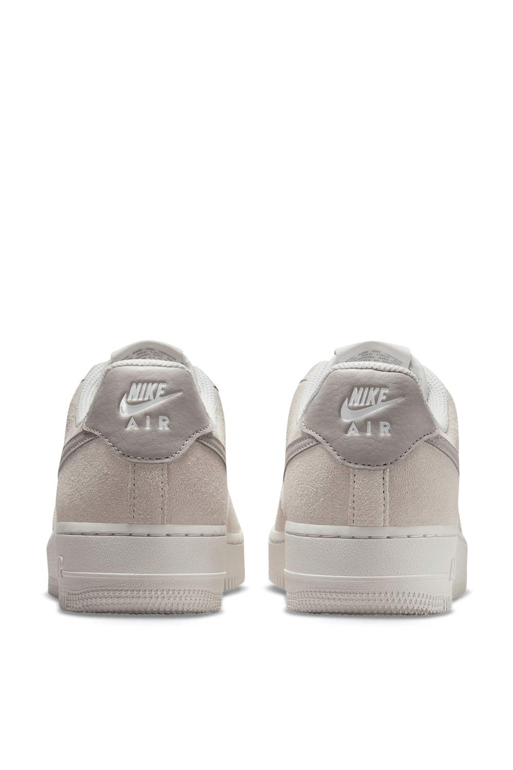 תמונת תקריב של נעלי סניקרס אייר פורס 1