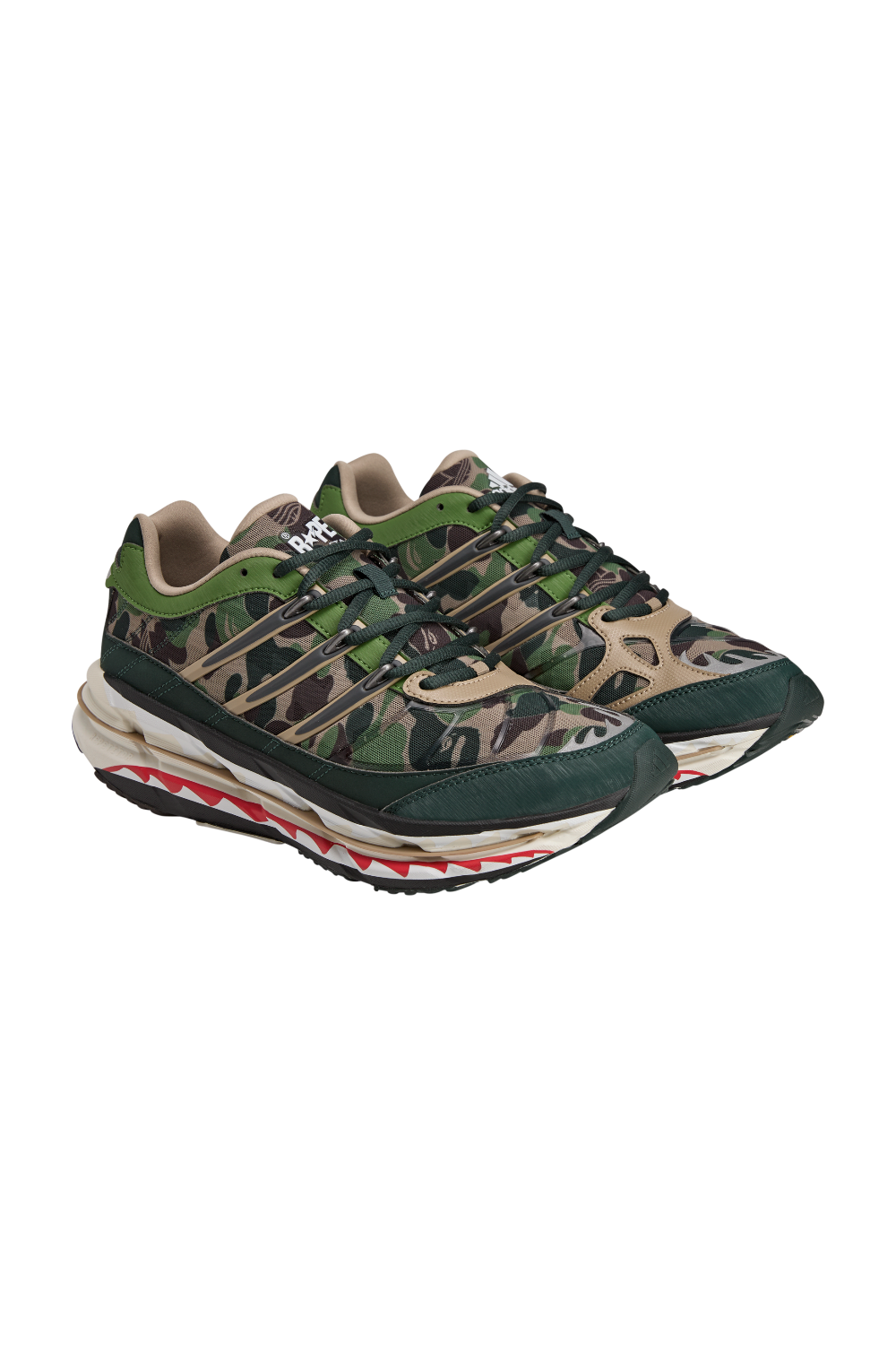 תמונת תקריב של נעלי סניקרס אדיסטאר אדידס X בייפ