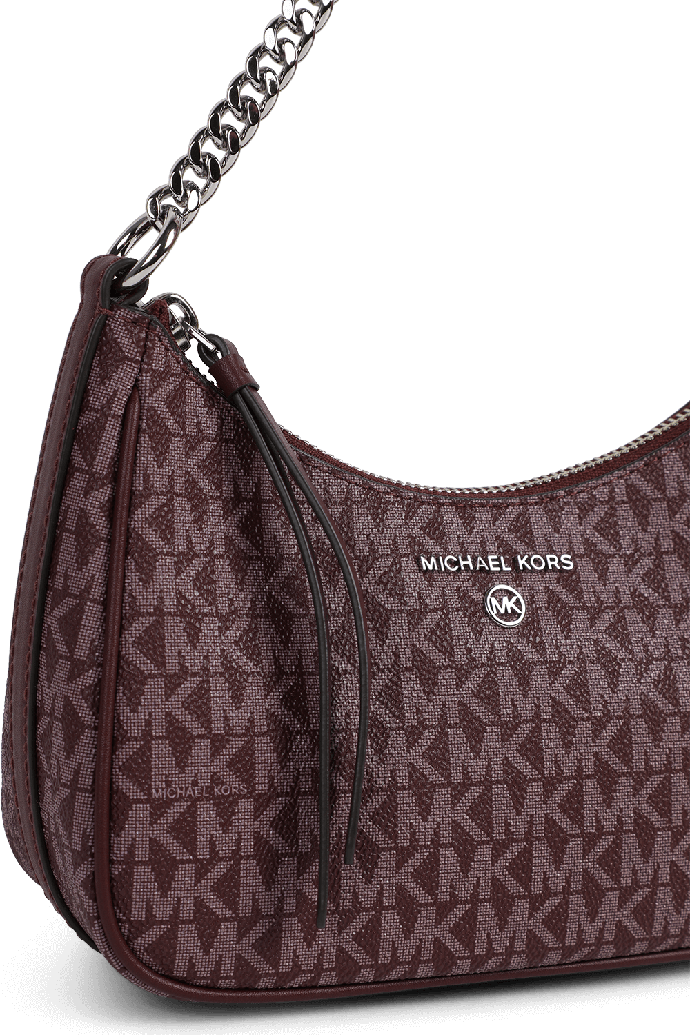 תמונת תקריב של תיק כתף מונוגרמי עם שרשרת מטאלית