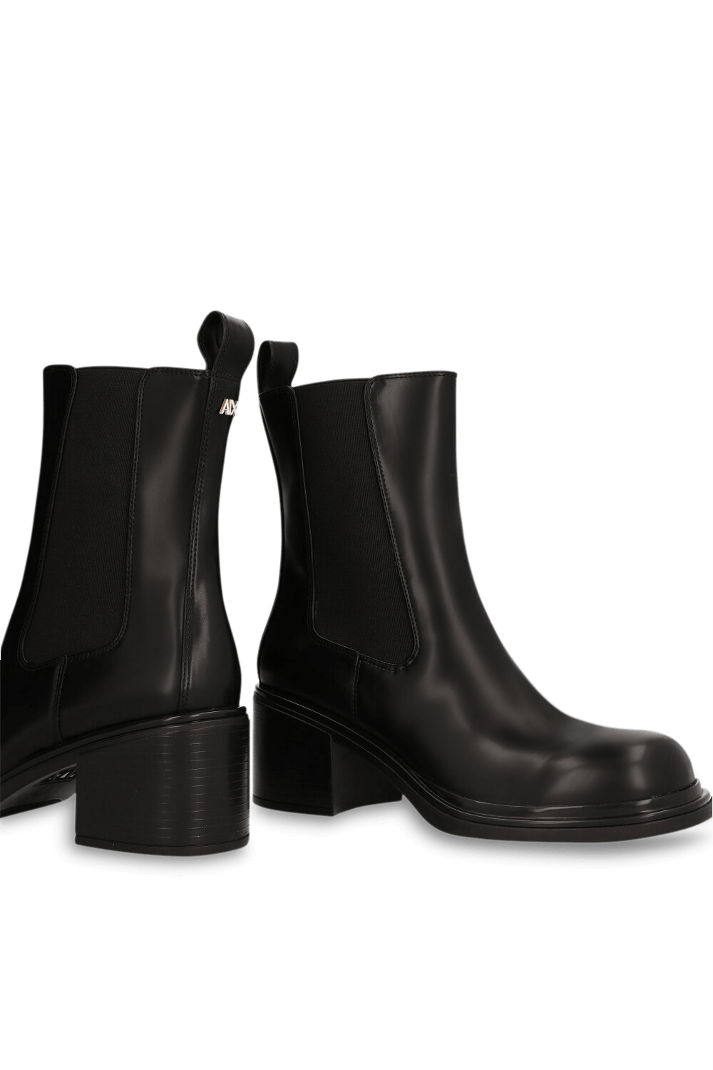 תמונת תקריב של מגפוני עקב