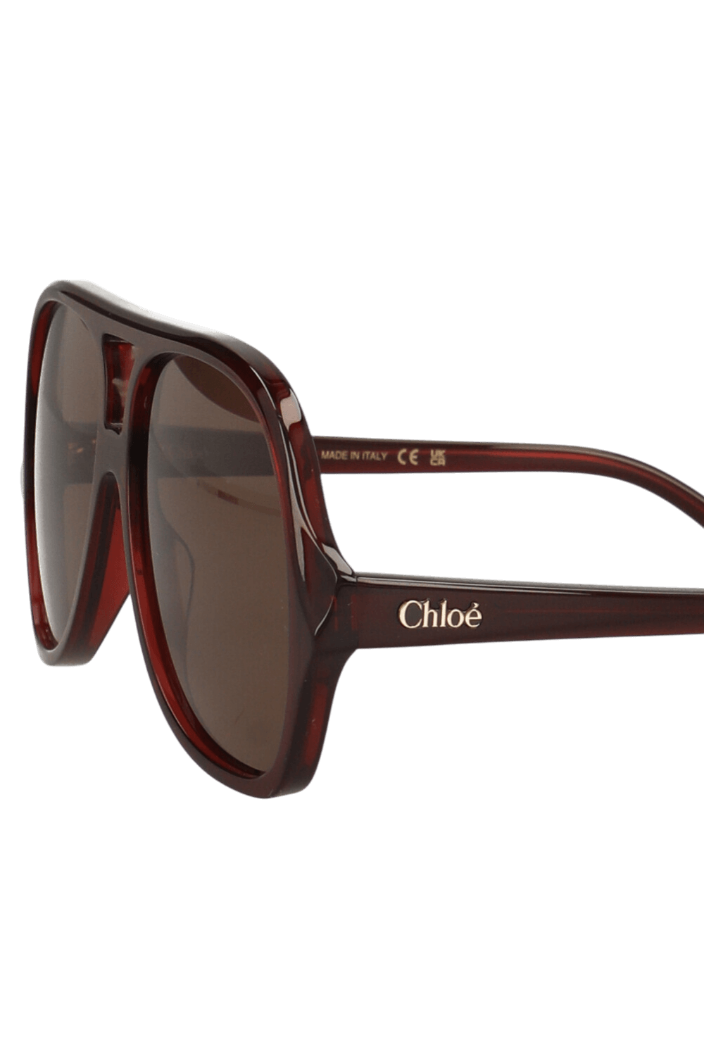 תמונת תקריב של משקפי שמש אוברסייז