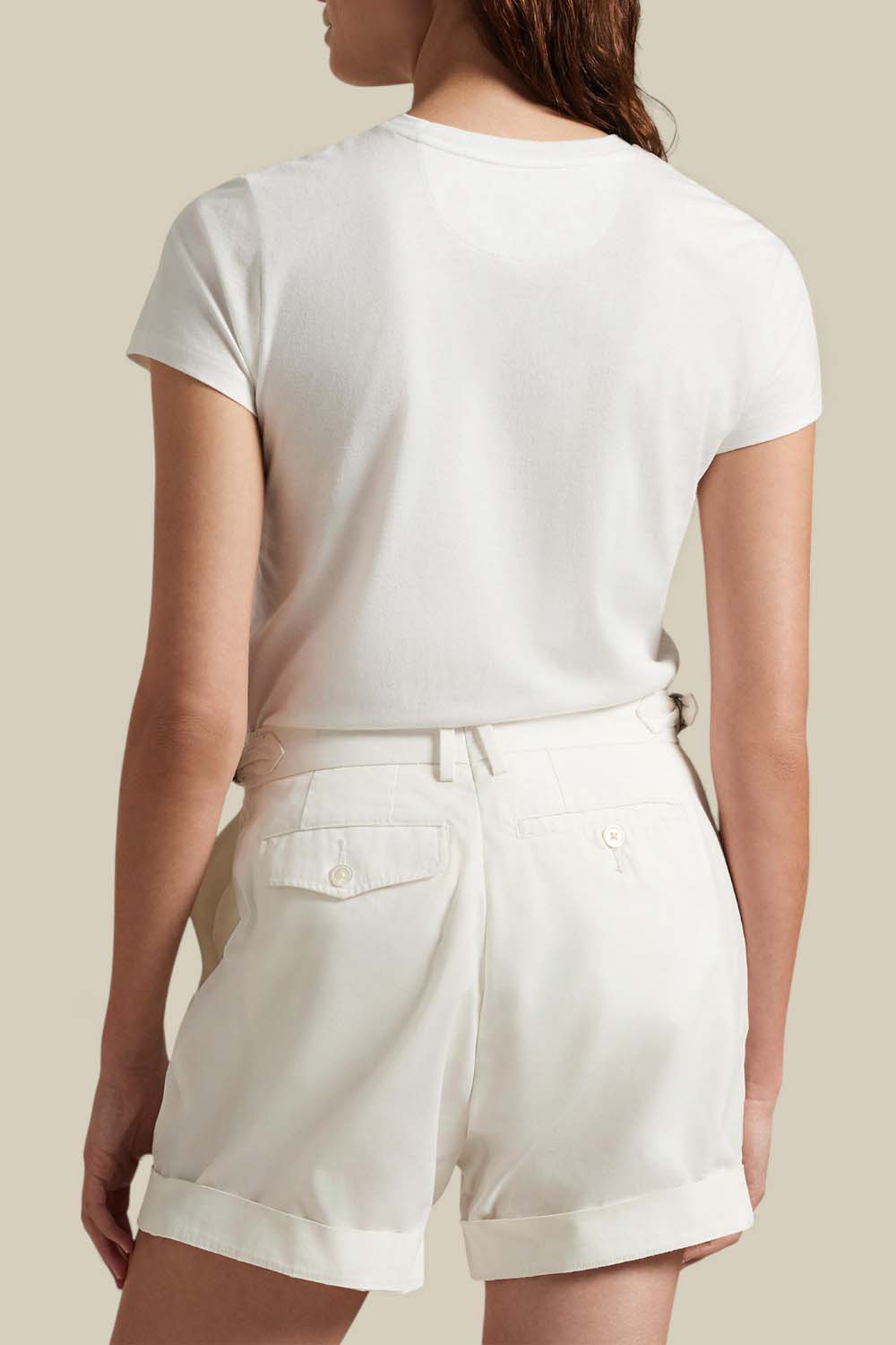 תמונת דוגמן אחורית של חולצת טי דובי פולו